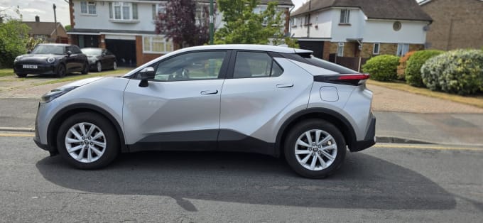 2025 Toyota C-hr