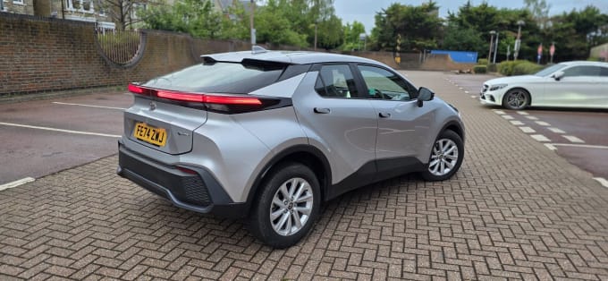 2025 Toyota C-hr
