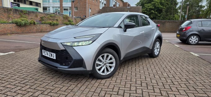 2025 Toyota C-hr