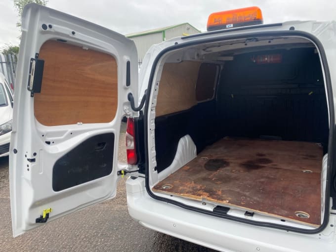 2025 Vauxhall Combo