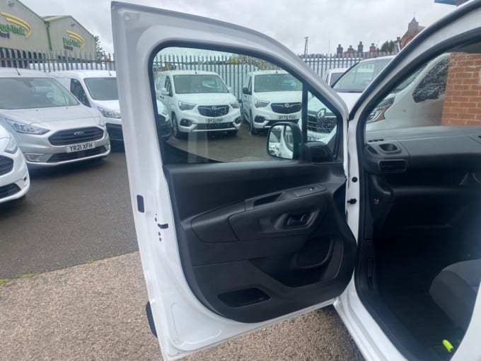 2025 Vauxhall Combo