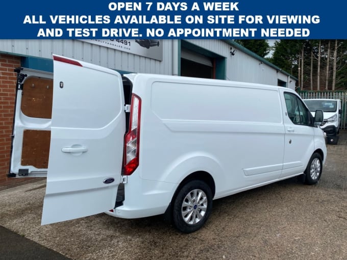 2025 Ford Transit Custom