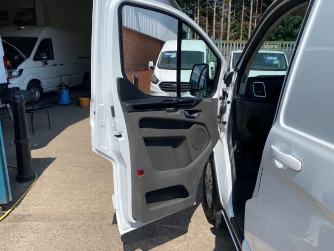 2025 Ford Transit Custom
