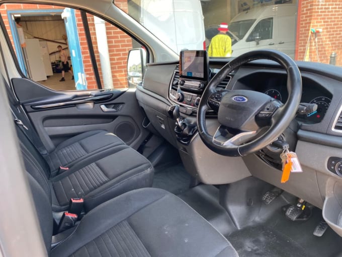 2025 Ford Transit Custom