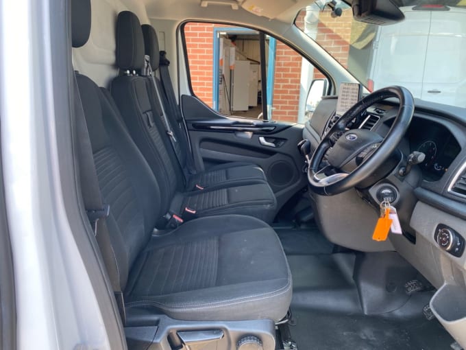 2025 Ford Transit Custom