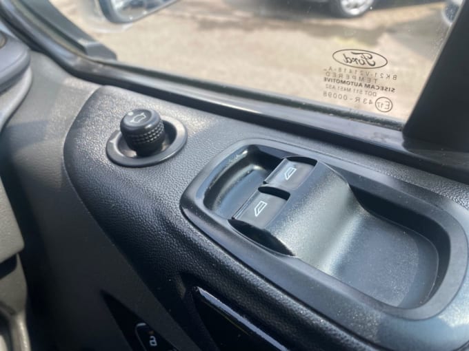 2025 Ford Transit Custom