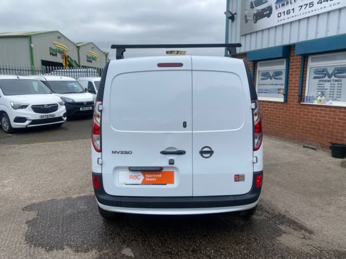2025 Nissan Nv250