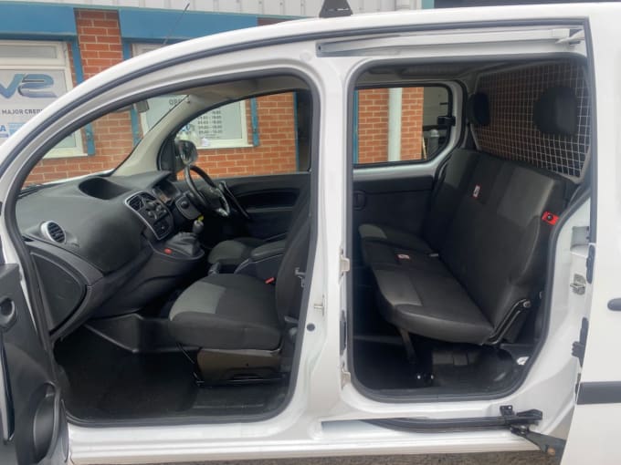 2025 Nissan Nv250