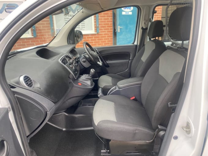 2025 Nissan Nv250