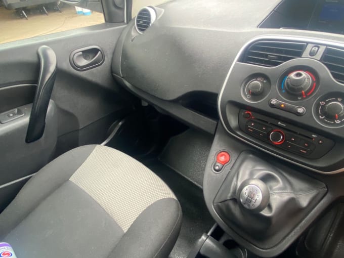 2025 Nissan Nv250