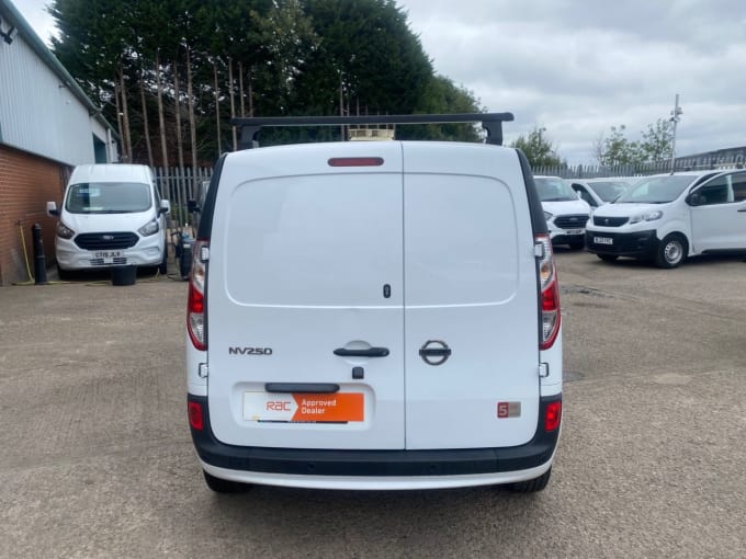 2025 Nissan Nv250