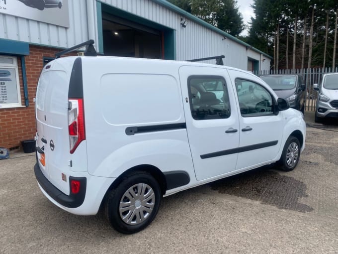 2025 Nissan Nv250