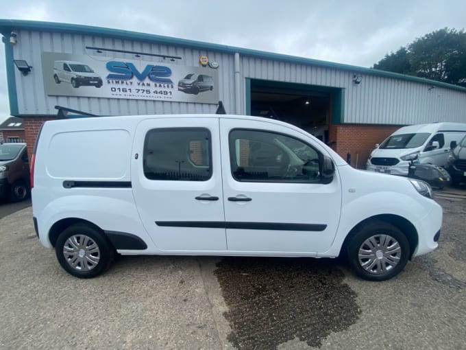 2025 Nissan Nv250