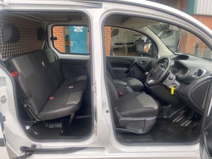 2025 Nissan Nv250