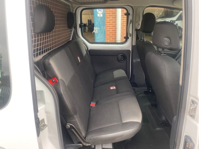 2025 Nissan Nv250