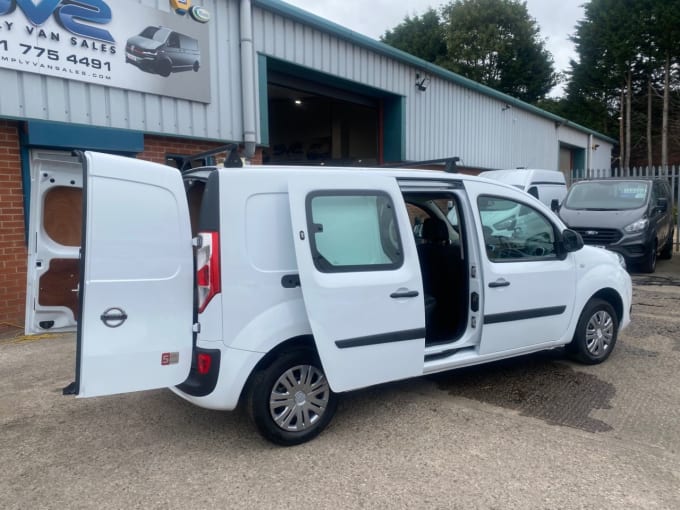 2025 Nissan Nv250