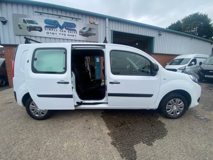 2025 Nissan Nv250
