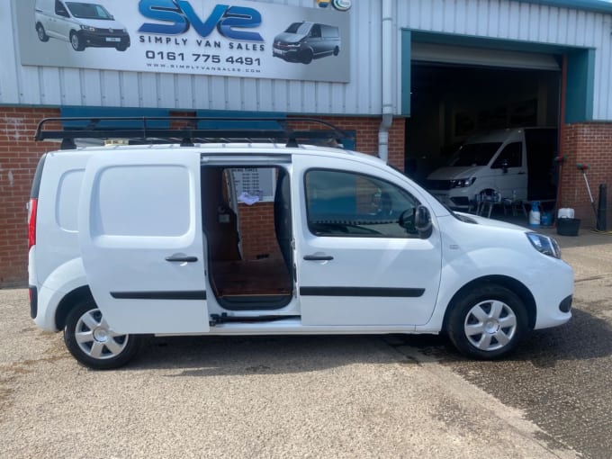 2025 Nissan Nv250