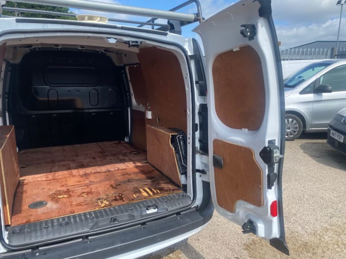 2025 Nissan Nv250