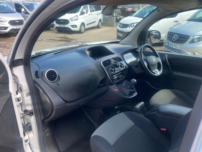 2025 Nissan Nv250