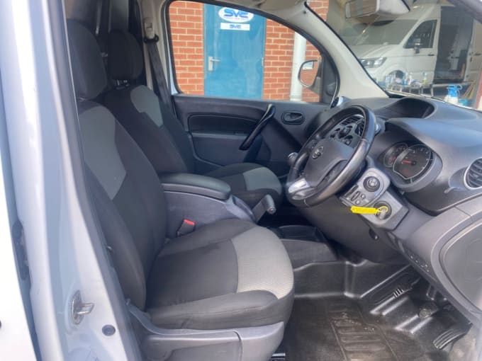 2025 Nissan Nv250