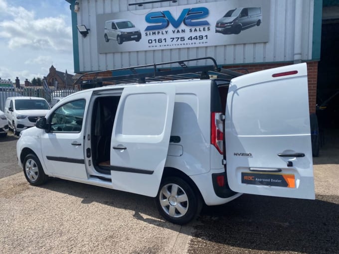 2025 Nissan Nv250