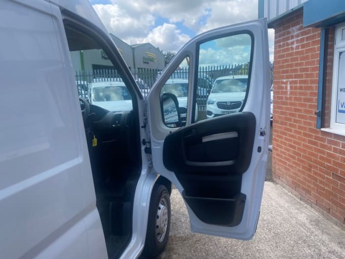 2025 Vauxhall Movano