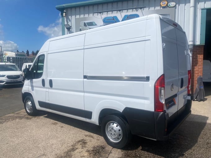 2025 Vauxhall Movano