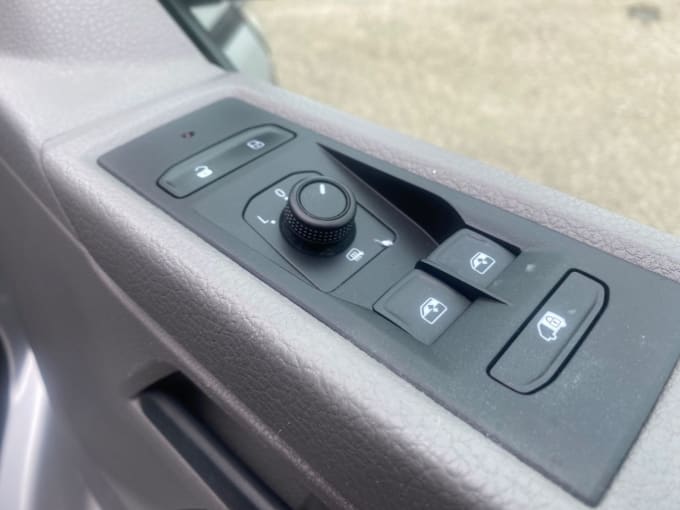 2025 Volkswagen Transporter