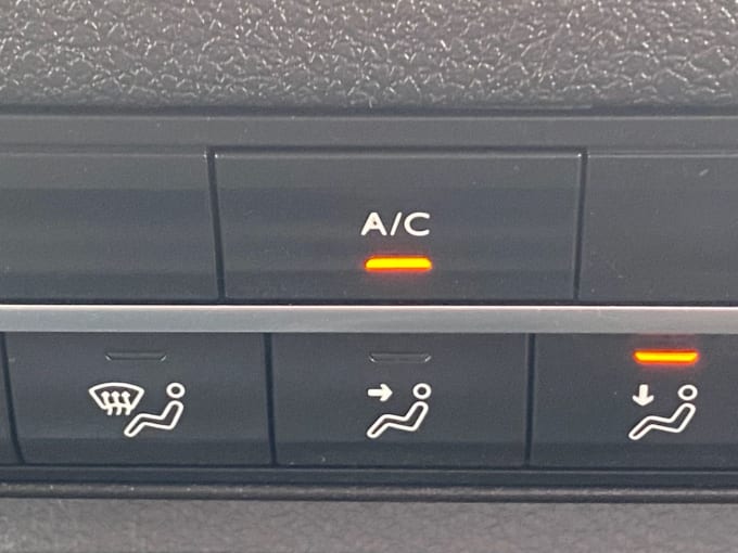 2025 Peugeot Expert