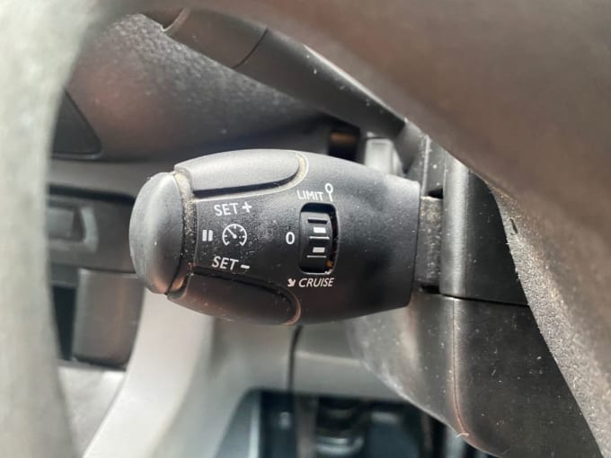 2025 Peugeot Expert