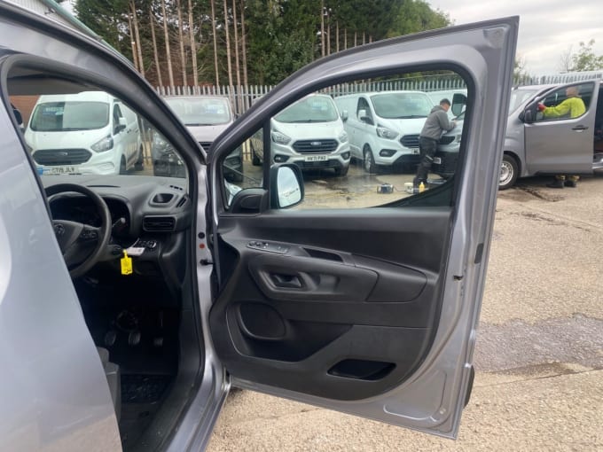 2025 Vauxhall Combo