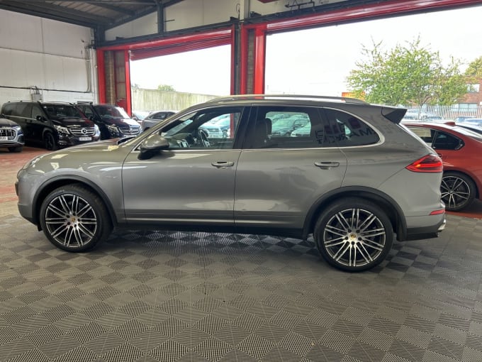 2024 Porsche Cayenne