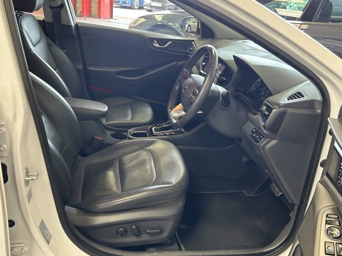2025 Hyundai Ioniq