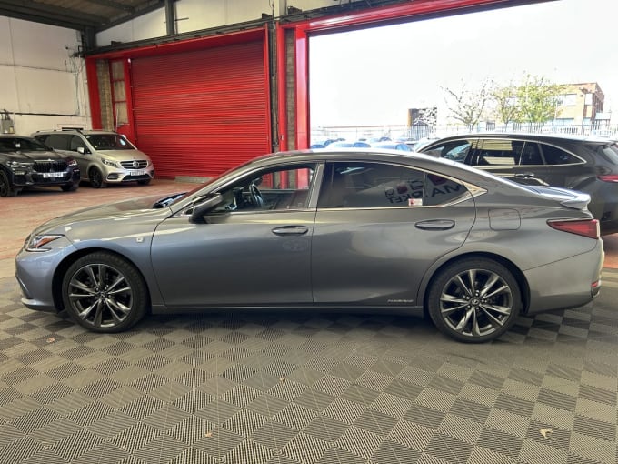 2025 Lexus Es