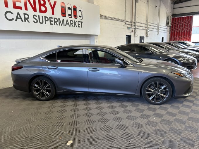 2025 Lexus Es