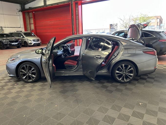 2025 Lexus Es