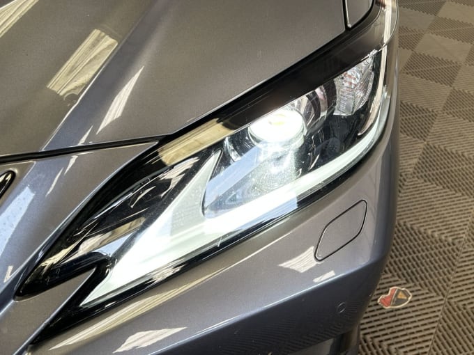 2025 Lexus Es
