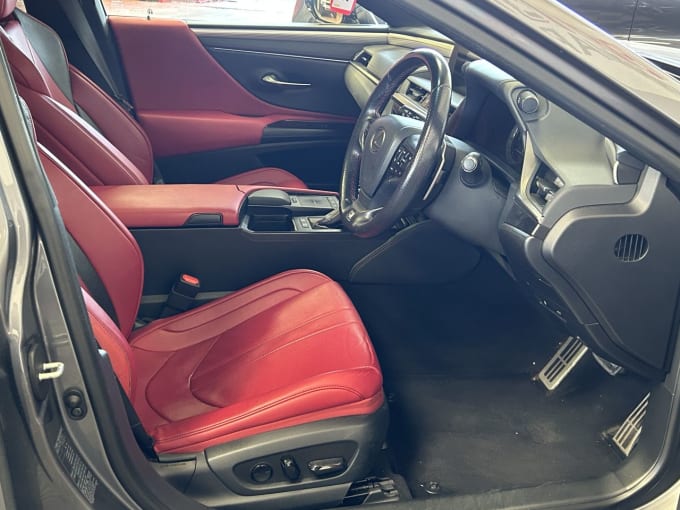 2025 Lexus Es