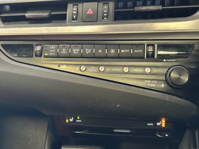 2025 Lexus Es