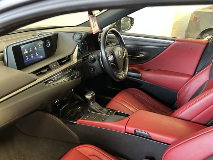 2025 Lexus Es