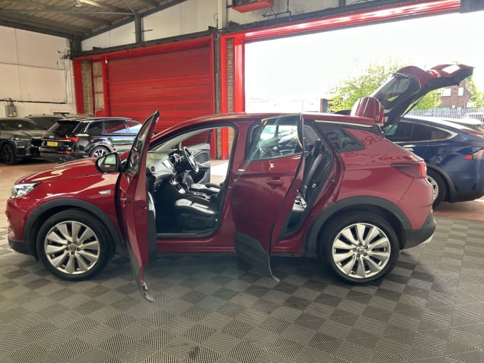 2025 Vauxhall Grandland X