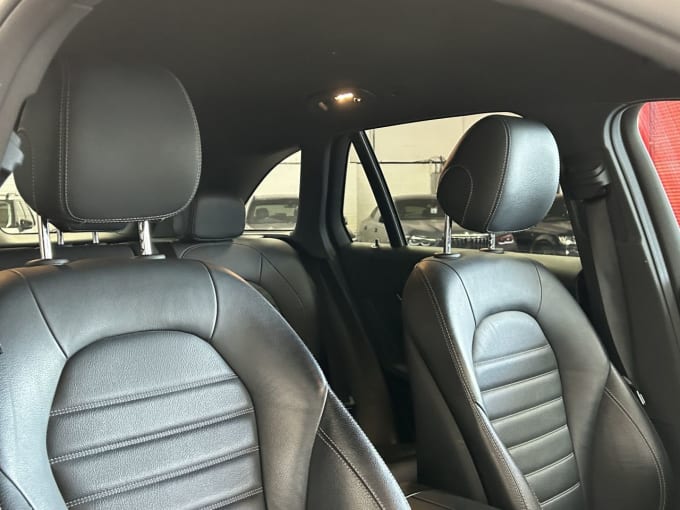 2025 Mercedes-benz Glc