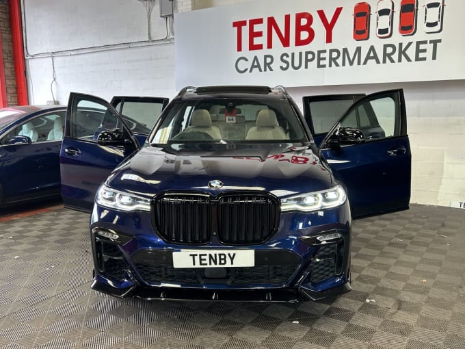 2025 BMW X7