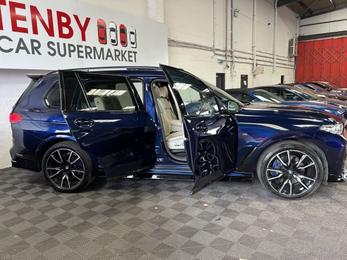 2025 BMW X7