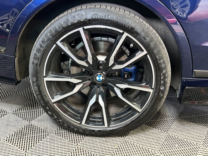 2025 BMW X7
