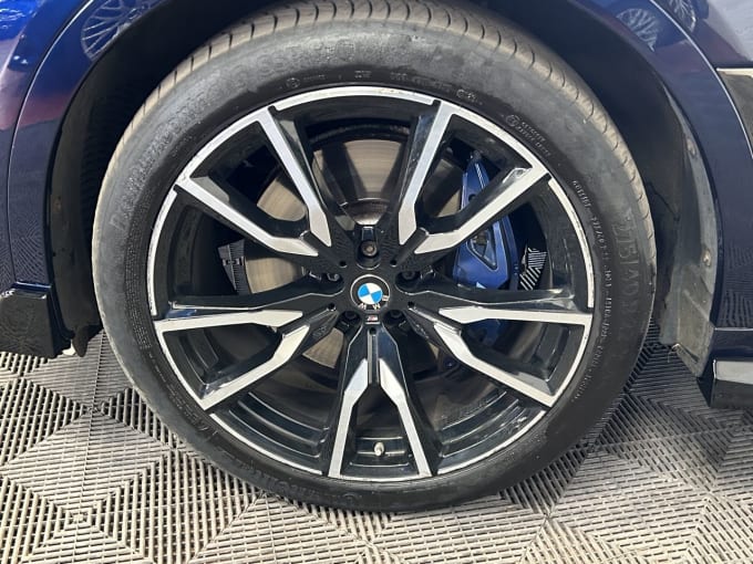 2025 BMW X7