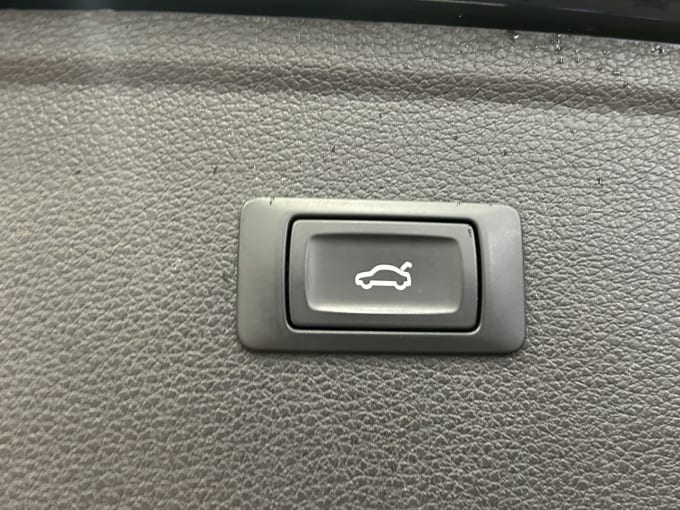 2025 Audi Sq5