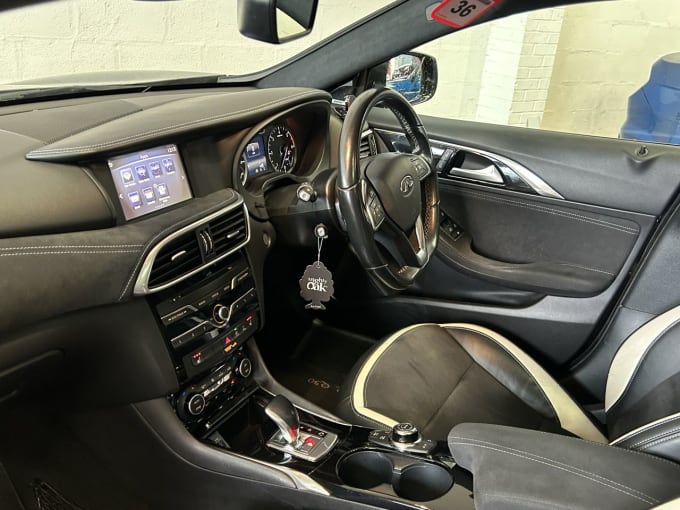 2025 Infiniti Q30