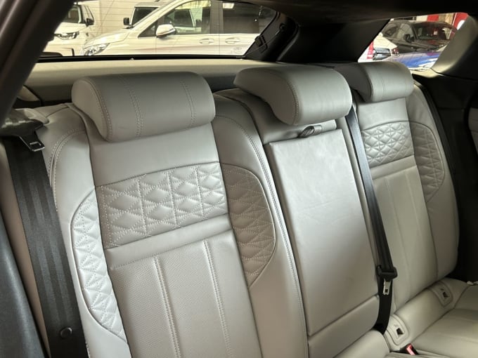 2025 Land Rover Range Rover Evoque